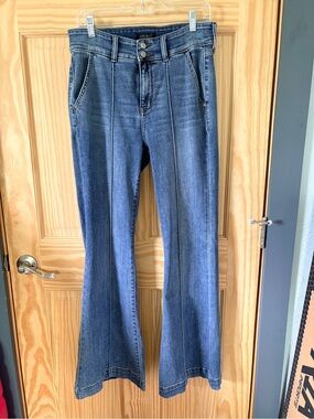 Judy Blue Medium Blue High-Rise Flare Jeans